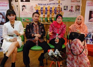 Semangat Kartini, Pemain Tukang Bubur Naik Haji Ajari Anak-Anak Kesenian