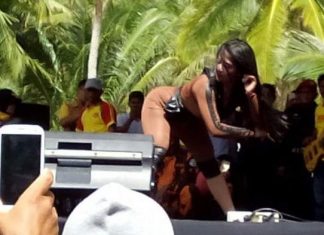 Dewi Persik Kembali Beraksi Dengan Pakaian Ketat