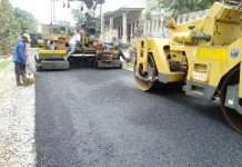 Bangun Hotmix Jalan Kampung Sridadi: Warga Sumringah Sambut Jalan Yang Semakin Mulus