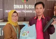 PWDPI Balam Salurkan Bantuan dari Dinsos Lampung